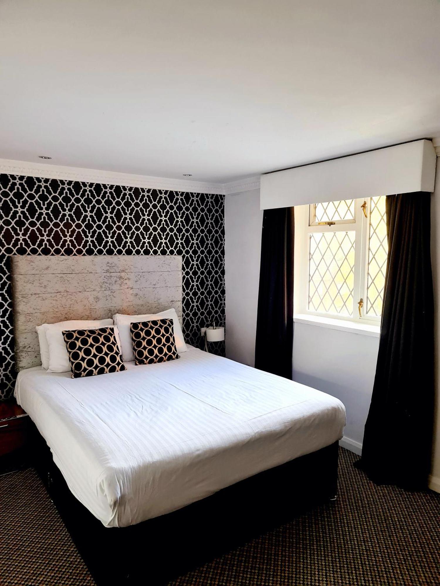 Barons Court Hotel וואלסל מראה חיצוני תמונה
