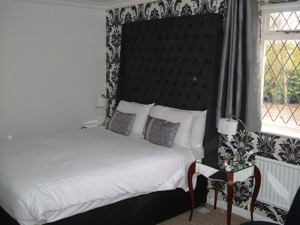 Barons Court Hotel וואלסל מראה חיצוני תמונה