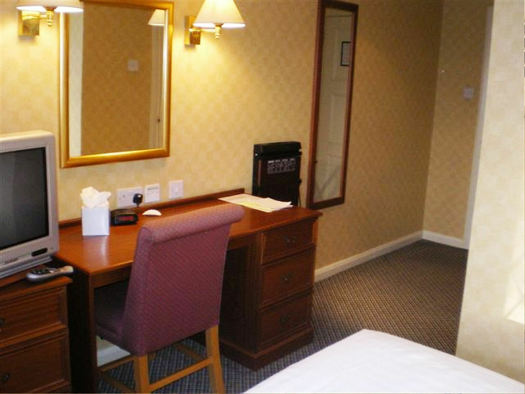Barons Court Hotel וואלסל מראה חיצוני תמונה