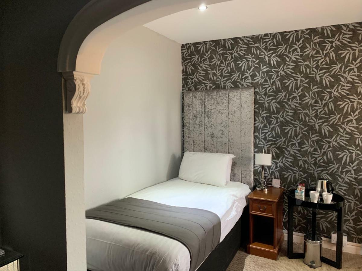 Barons Court Hotel וואלסל מראה חיצוני תמונה